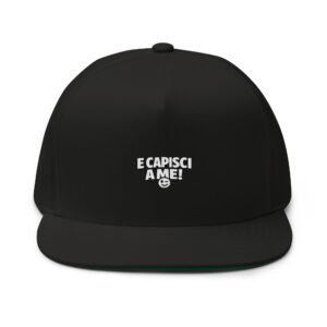 Cappello con visiera piatta